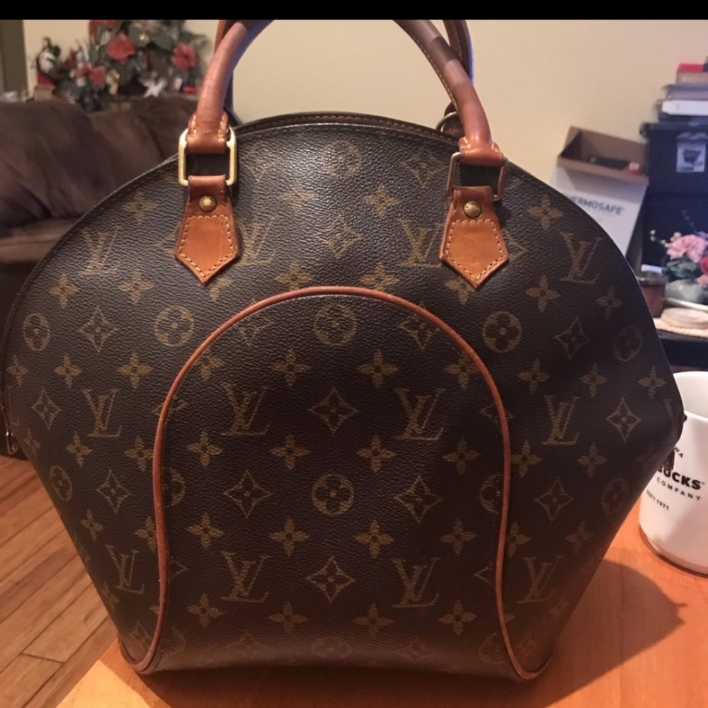 Authentic Louis Vuitton Alma GM